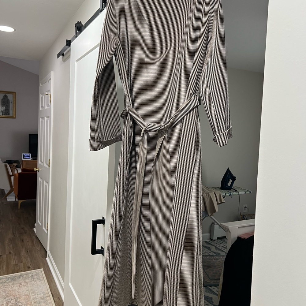 Elegant Striped Dress in Gray